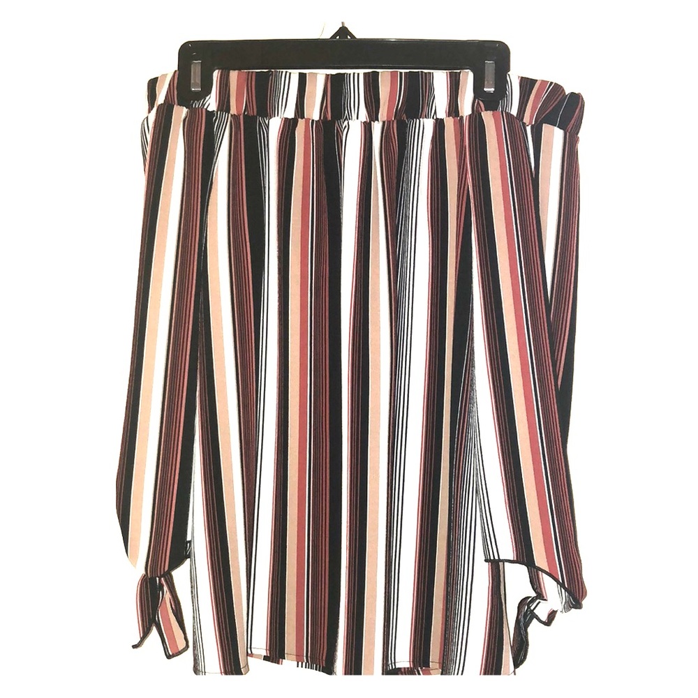 Super cute HIP off the shoulder blouse